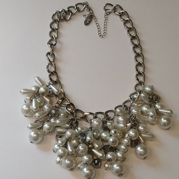 Jules Chunky Pearl Drop beaded Bib Necklace - Picture 2 of 16
